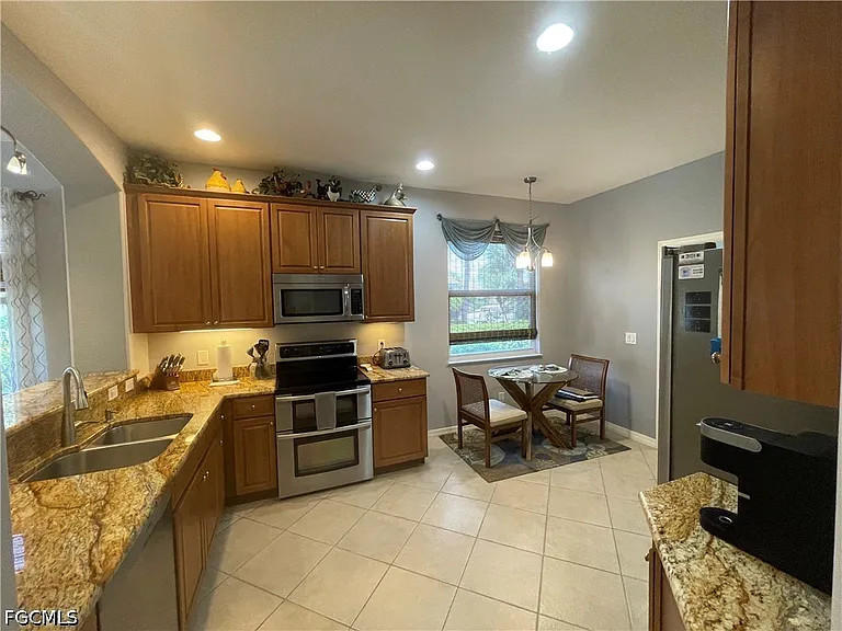 10630 Camarelle Cir — Photo 20