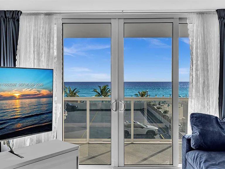 3140 S Ocean Dr #206 — Photo 19