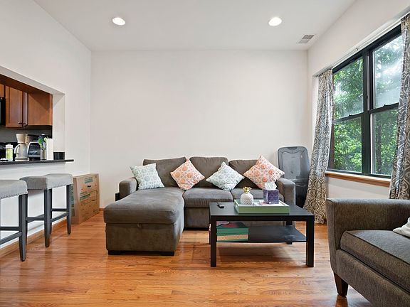 4th image of 5254 S Drexel Ave #3C
