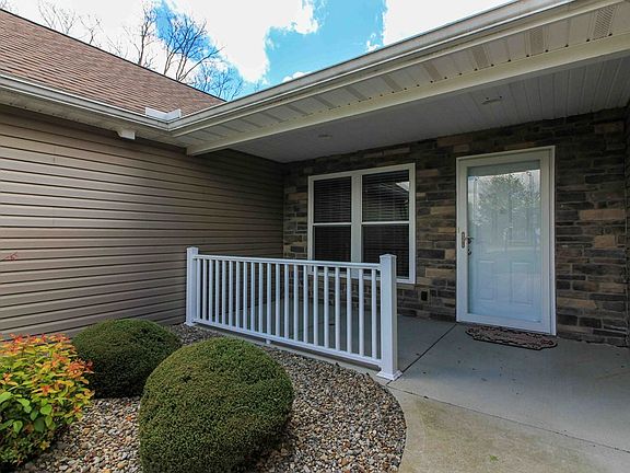 5th image of 1935 Sandelwood Dr