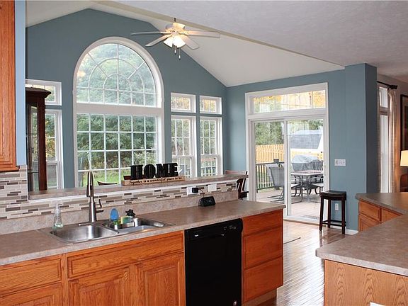 3rd image of 1250 Creekledge Ct