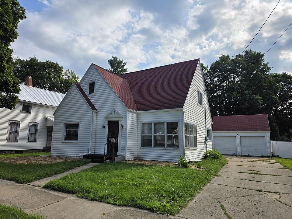1st image of 224 N Clinton St