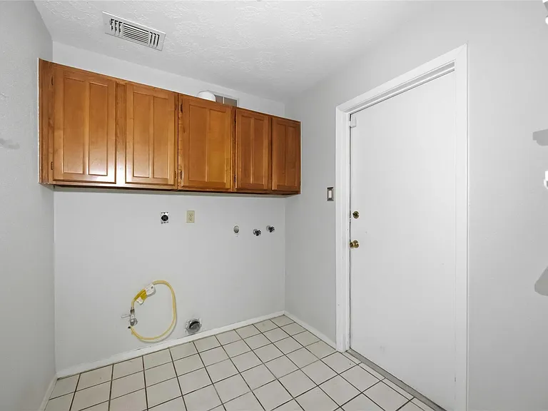 7330 Maple Walk Dr — Photo 13