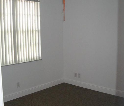 5th image of 6466 Park Lake Cir