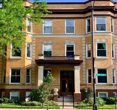 1st image of 1229 W Foster Ave APT 1W