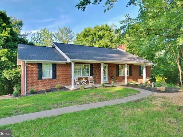 429 Hickory Ln, Woodstock, VA 22664