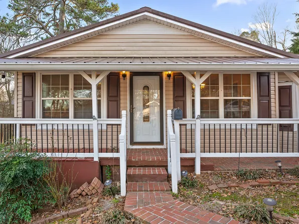 1325 Fernwood Dr, La Fayette, GA 30728