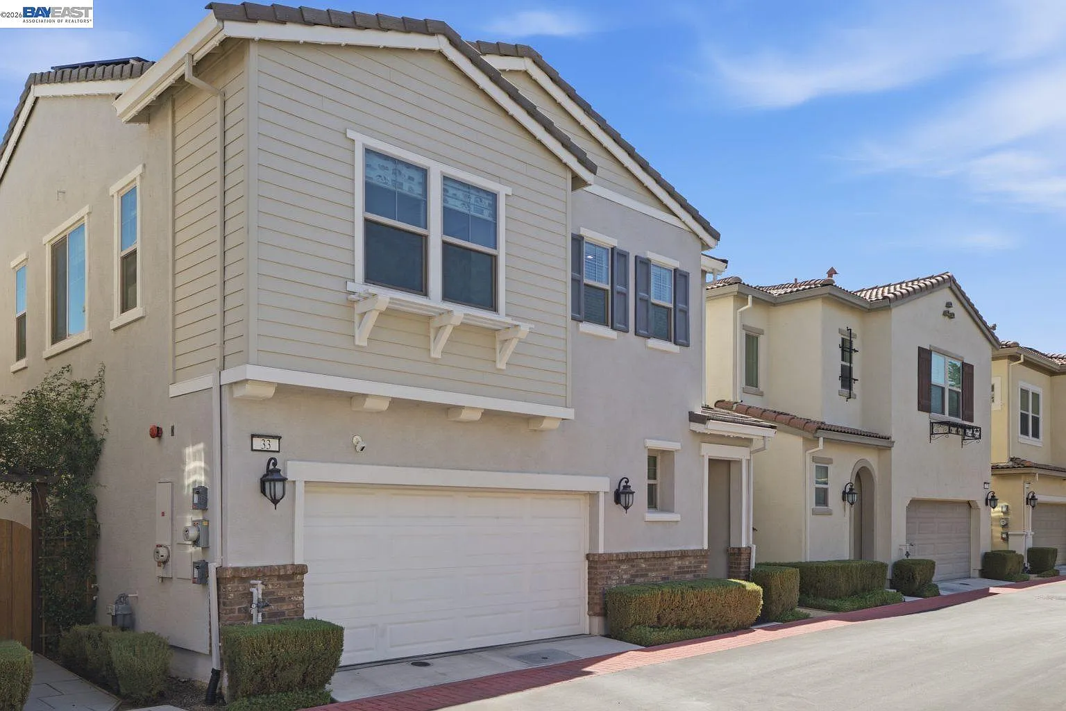 3 bed, 1881 sqft, $3,300 — Photo 3
