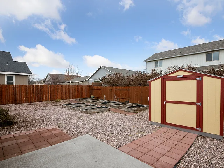 953 SW 25th Ln — Photo 32