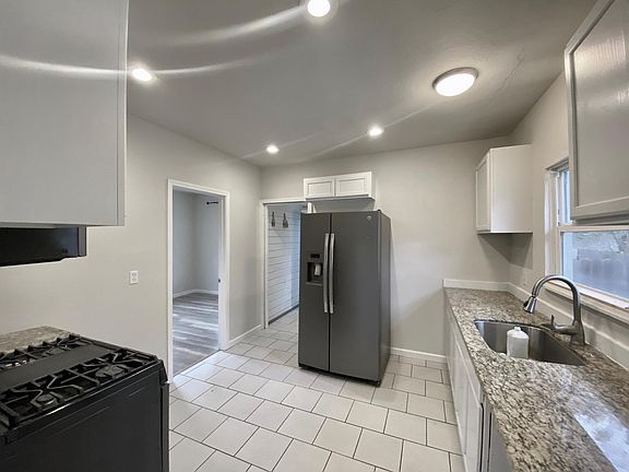 3rd image of 3338 44th St