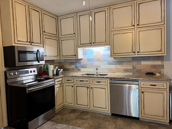 3rd image of 507 W Harris St