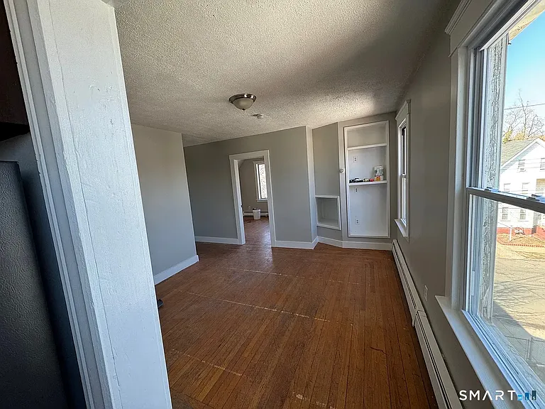 173 Farren Ave — Photo 4