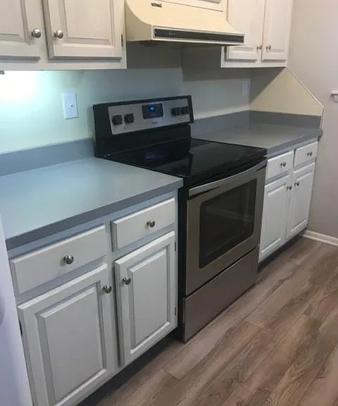 1001 N Oak Dr — Photo 4