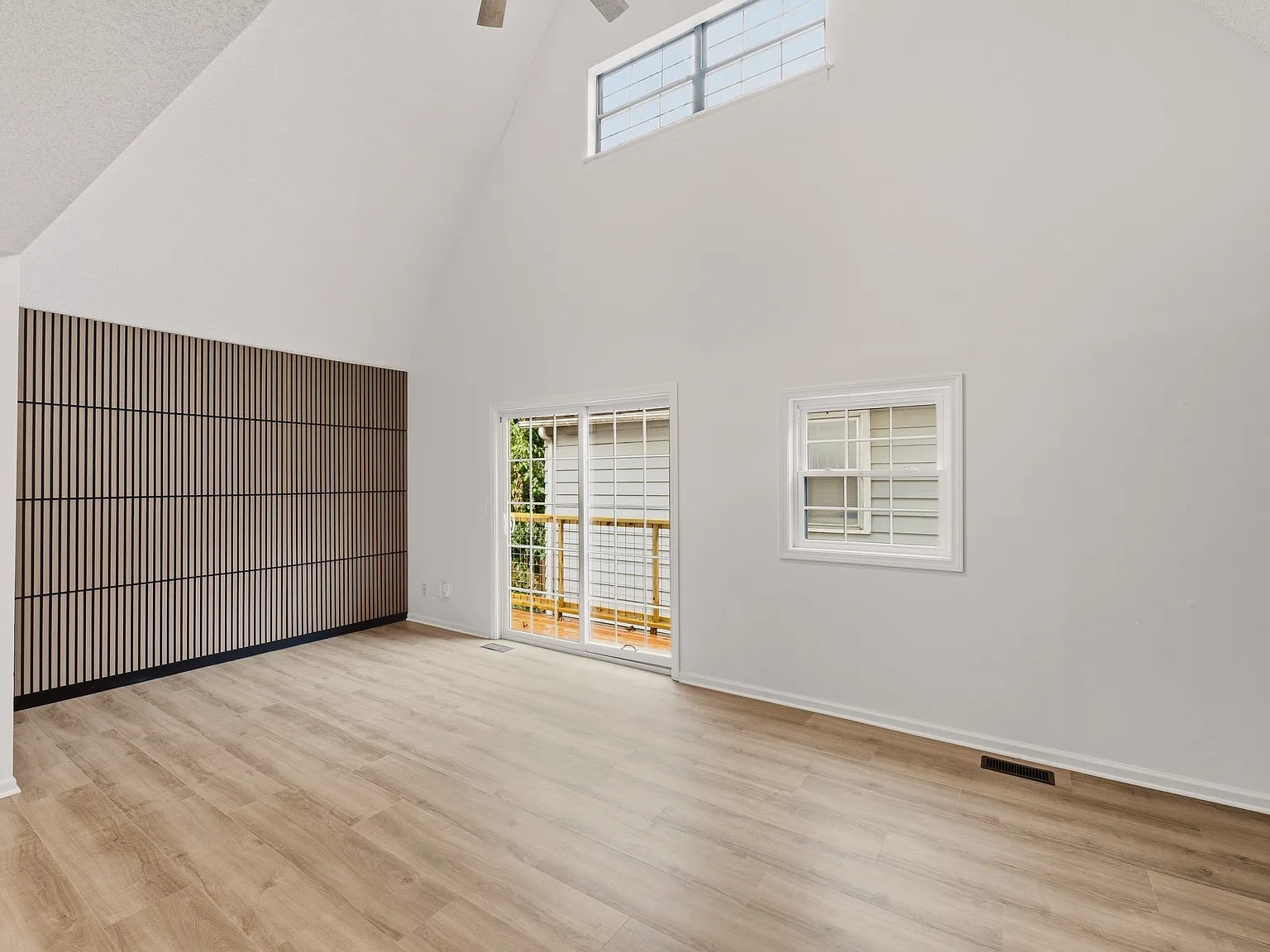 3 bed, 2210 sqft, $2,500 — Photo 3