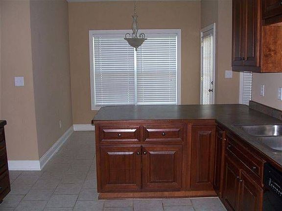 5th image of 2718 Avondale Dr