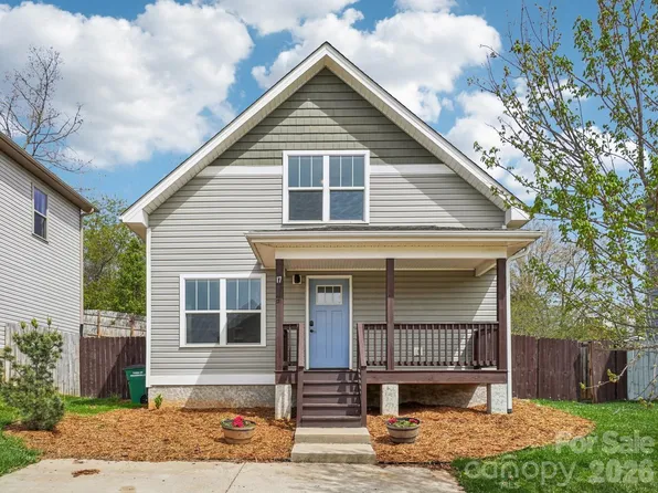 17 Yarrow Meadow Rd, Weaverville, NC 28787