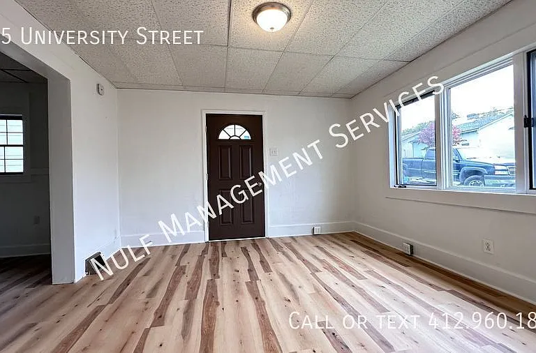 205 University St — Photo 4