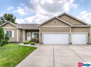 1608 Leona Cir, Bellevue, NE 68123