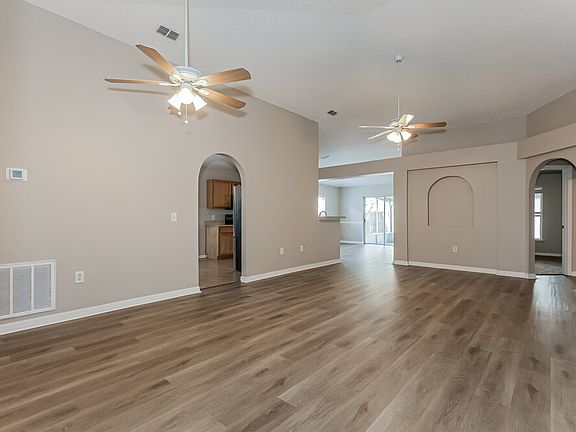 4th image of 6216 Gondola Dr