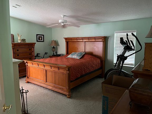 4th image of 68 Treasure Cir
