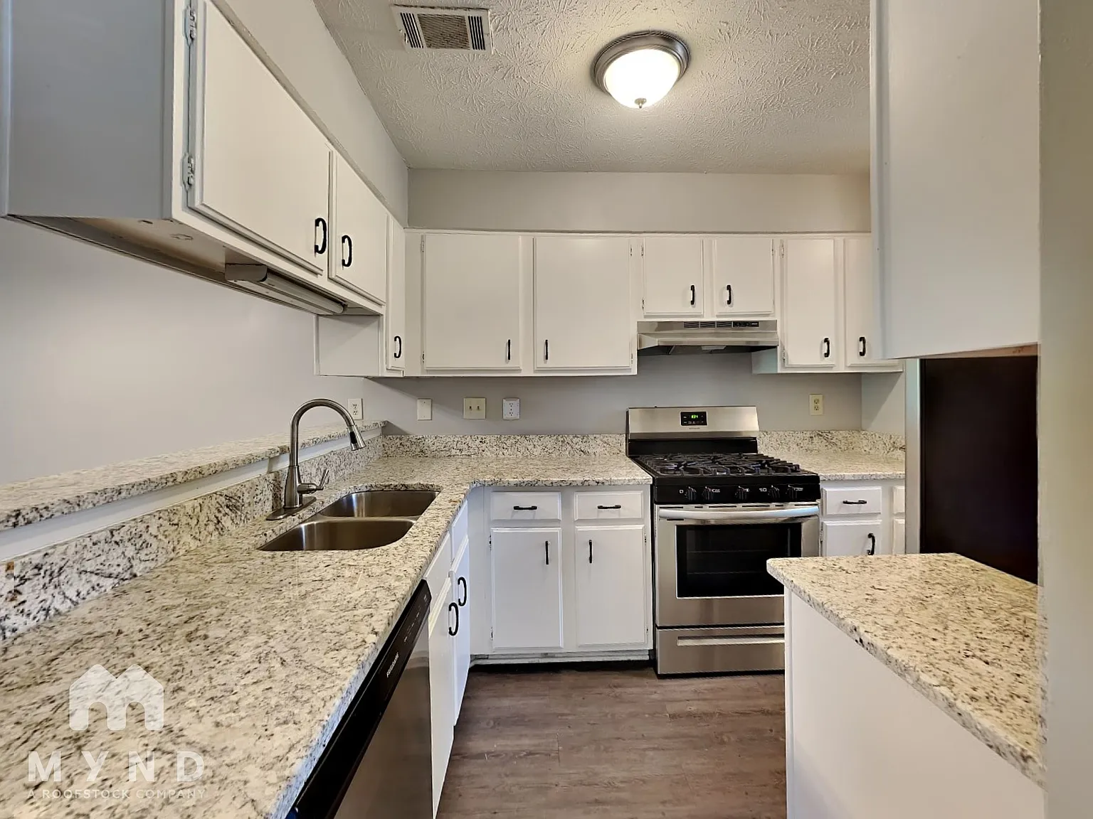 2 bed, 2.0 bath, 1624 sqft, $1,870 — Photo 3