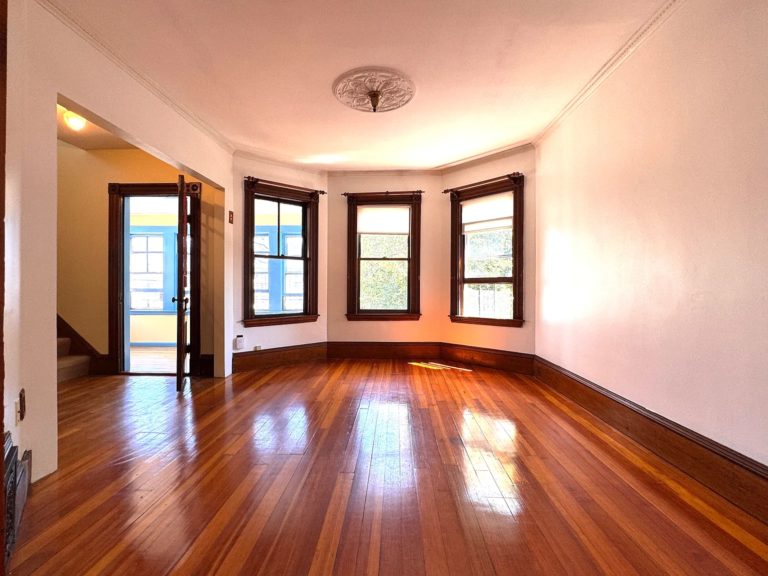 3 bed, 1400 sqft, $3,900 — Photo 2