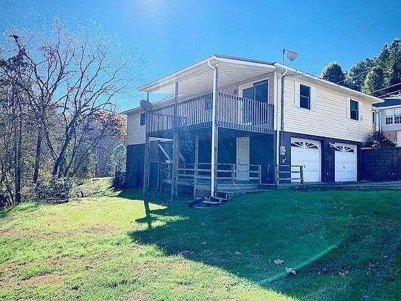3rd image of 11 Cedarwood Ln