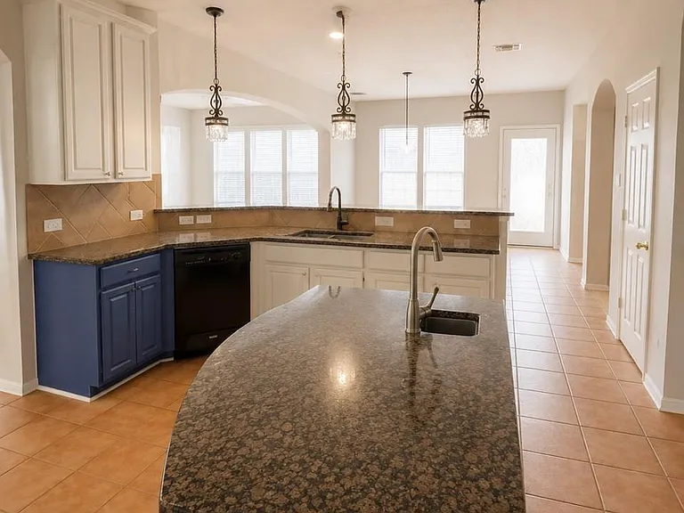 11607 Bay Ledge Dr — Photo 4
