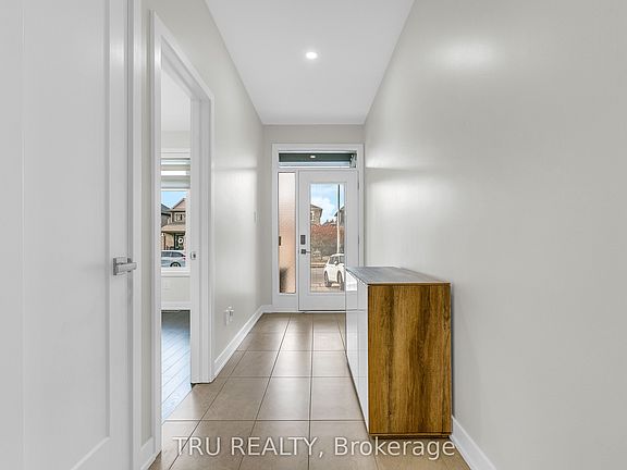 3rd image of 6362 Renaud Rd