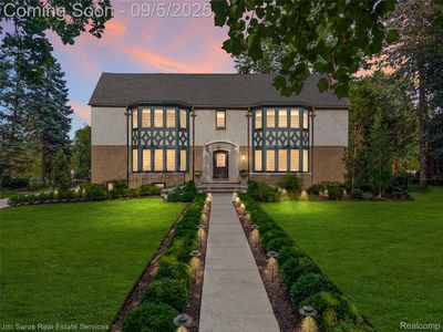 1068 Berkshire Rd, Grosse Pointe Park, MI, 48230