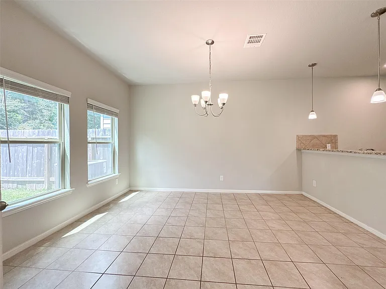 105 Camelot Place Ct — Photo 16