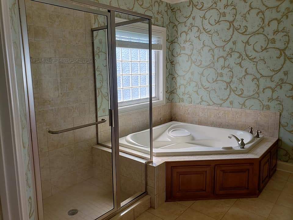 1st image of 524 Country Ln