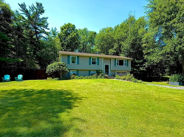 77 Locust St, Assonet, MA 02702