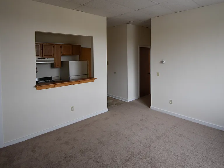 Fallview Apartments — Photo 10