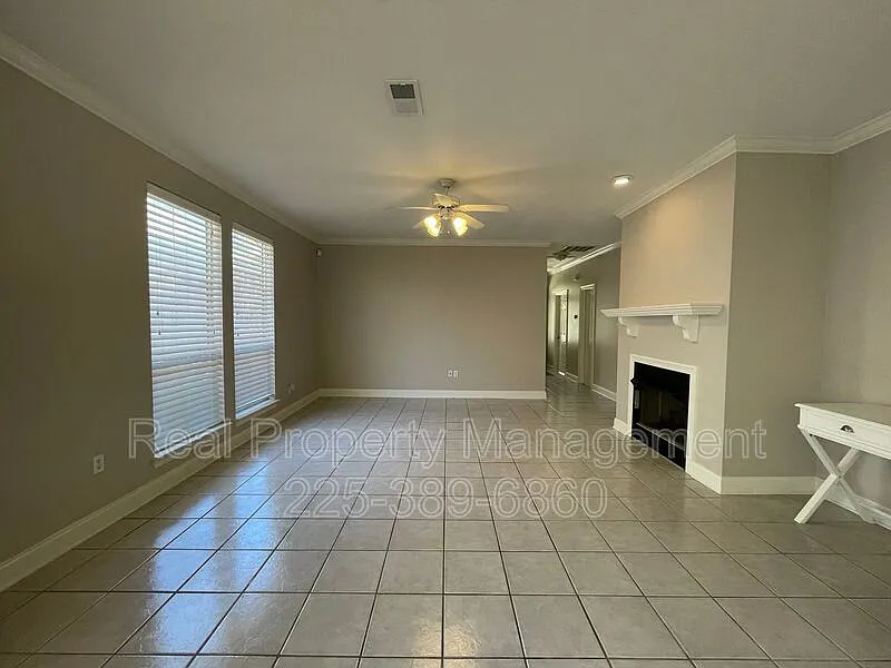 3 bed, 2.0 bath, 1590 sqft, $1,700 — Photo 2
