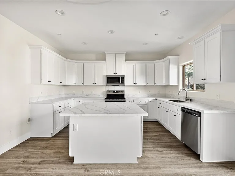 1813 Woodland Dr — Photo 10