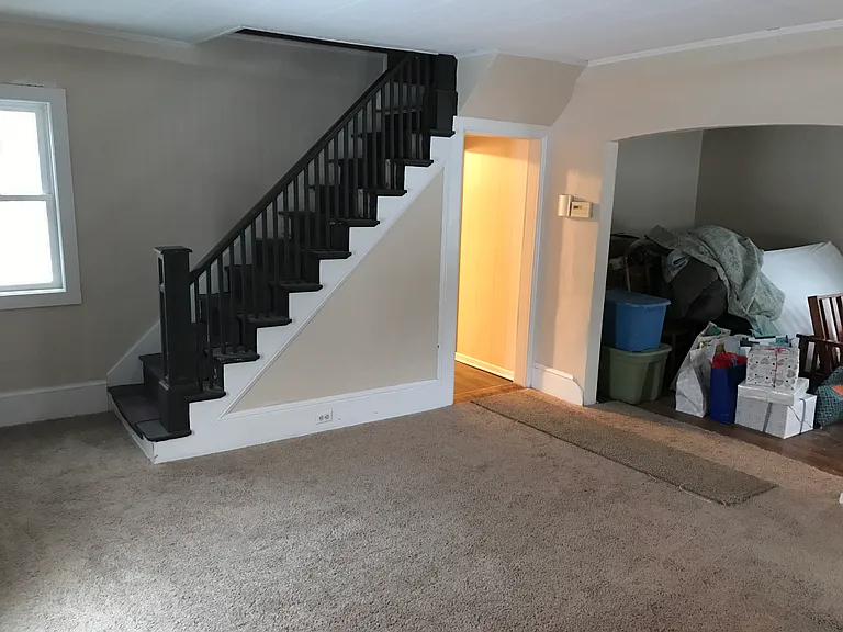 415 Hutchinson St — Photo 13