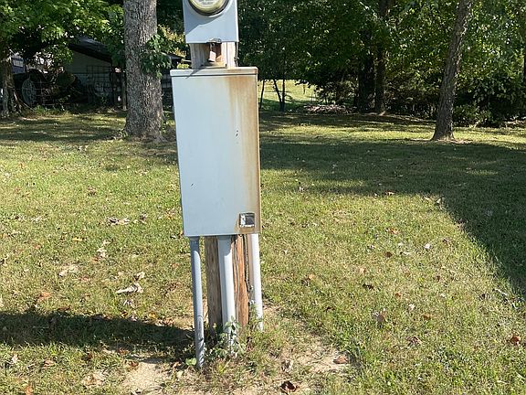 4th image of 1155 E County Road 50 N