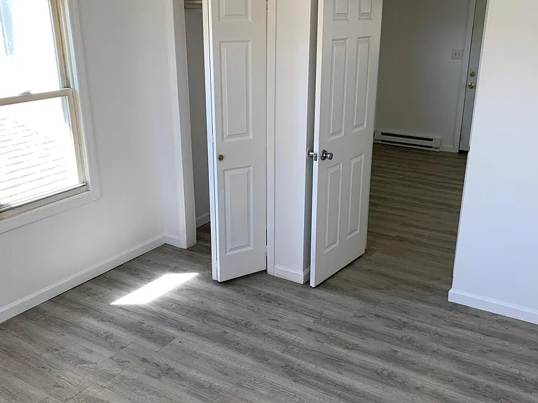 404 Railroad Ave — Photo 5