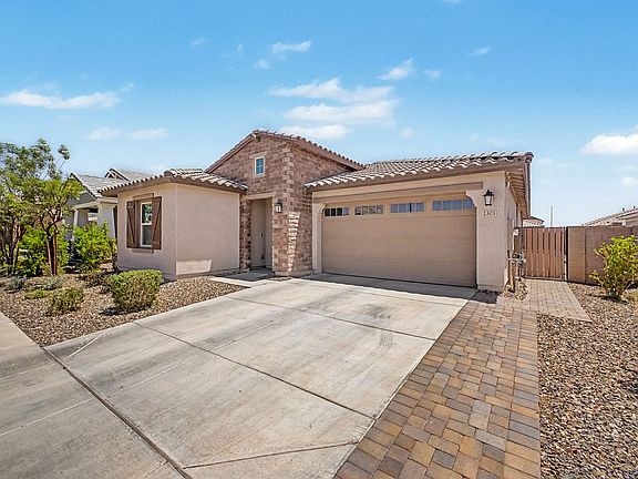 3rd image of 2303 E Citadel Dr