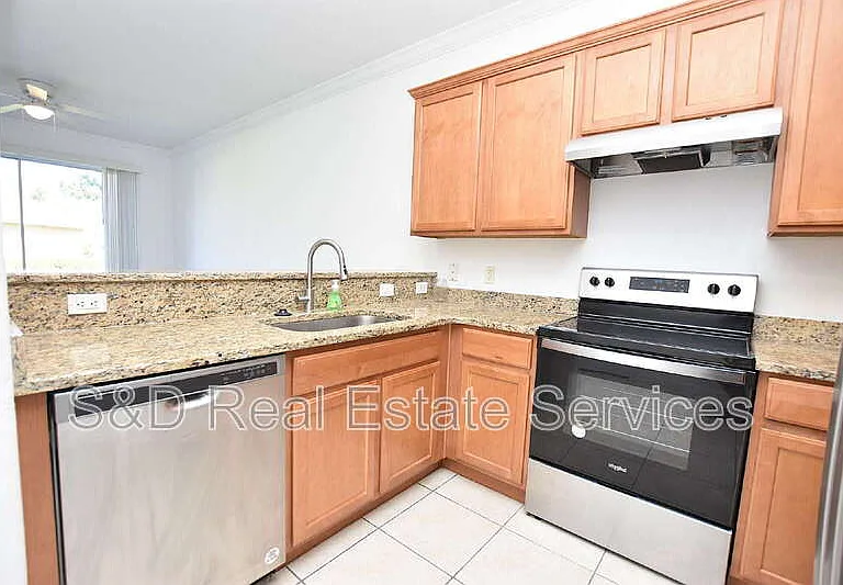 6352 Sedgeford Dr — Photo 2