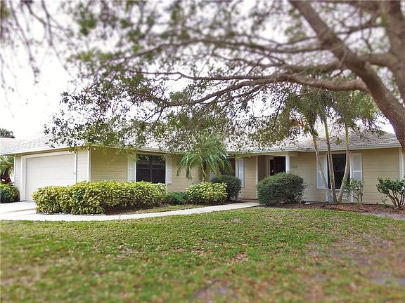 2nd image of 113 39th Dr