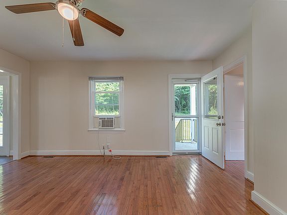 5th image of 305 Anderson St