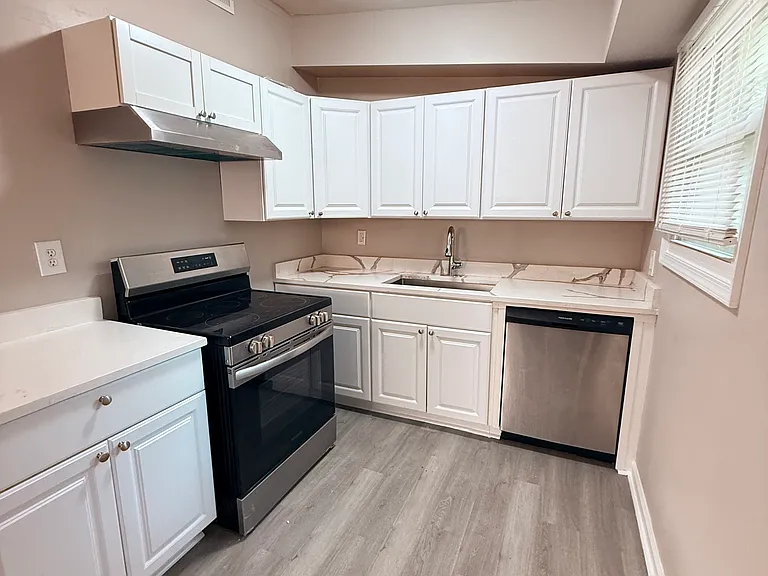 2724 Forest Hill Ave NW — Photo 9