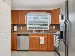 9861 Sunrise Lakes Blvd APT 202, Sunrise, FL 33322