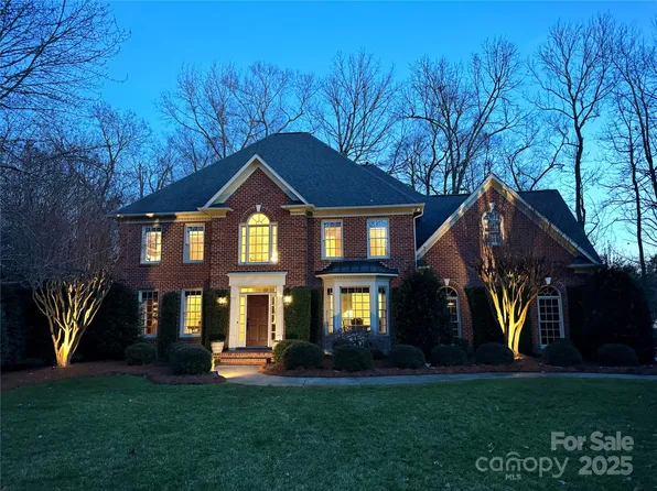 6301 Royal Aberdeen Ct, Charlotte, NC 28277