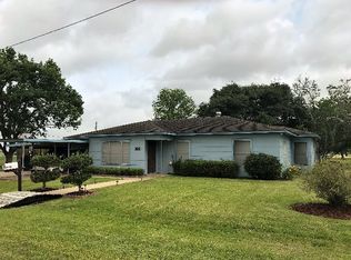 204 Avenue H, Louise, TX 77455