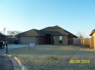 213 NW Cherry Ave, Cache, OK 73527