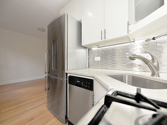 5th image of 149 W 12th St APT 14