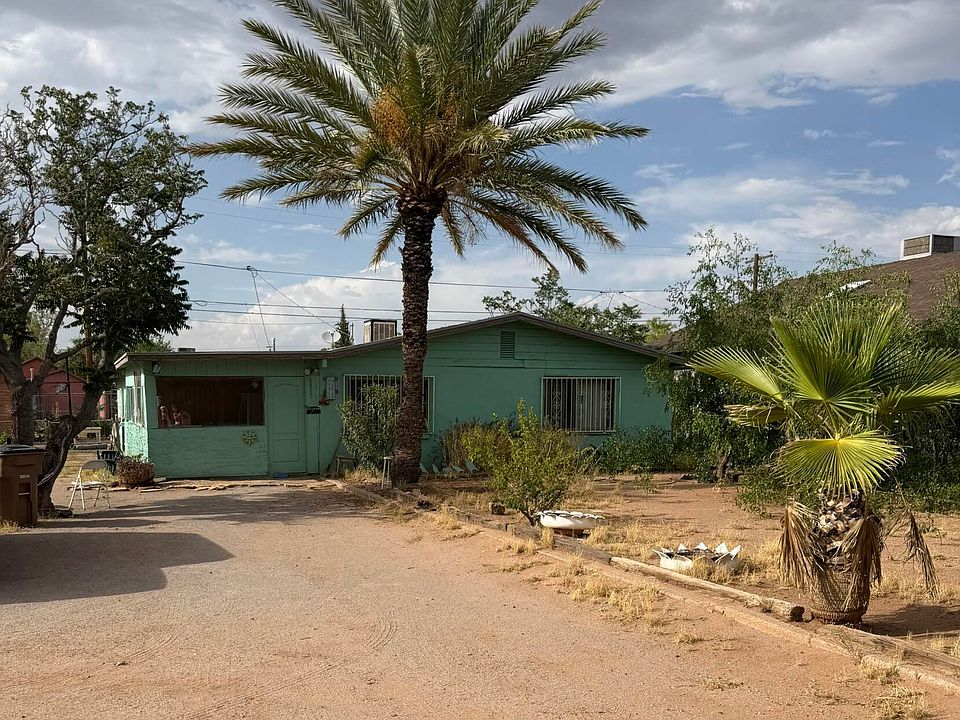 1st image of 1020 E 3RD Street